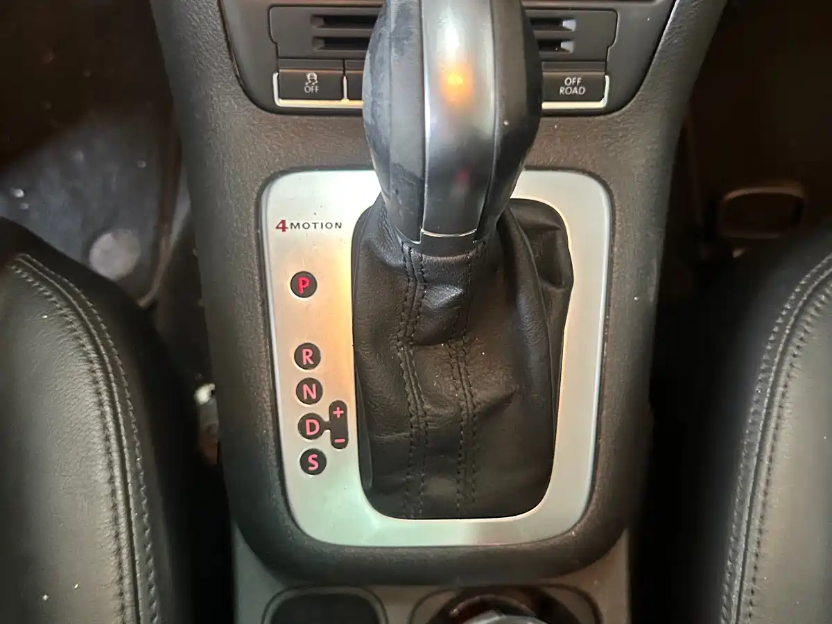 Volkswagen Tiguan 2015 2.0TSI Comfort Edition фото 15