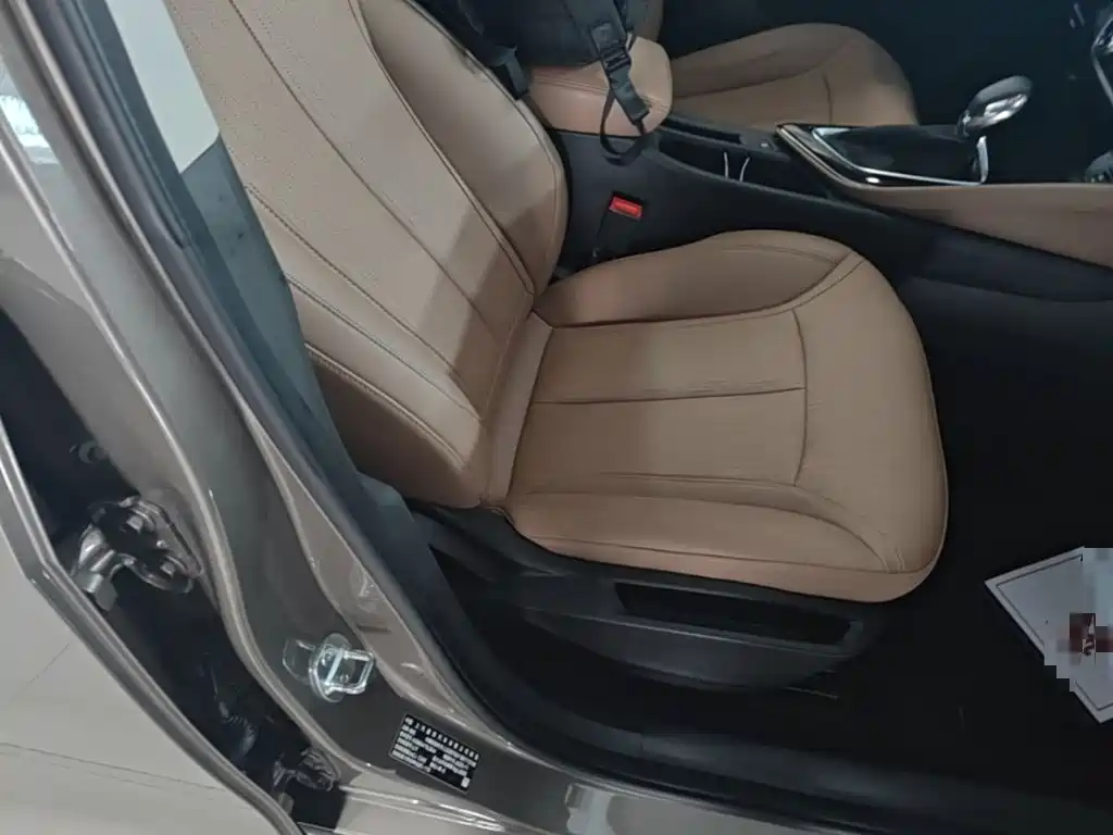 Buick GL6 2021 2021 323T Mild Hybrid Connected Luxury