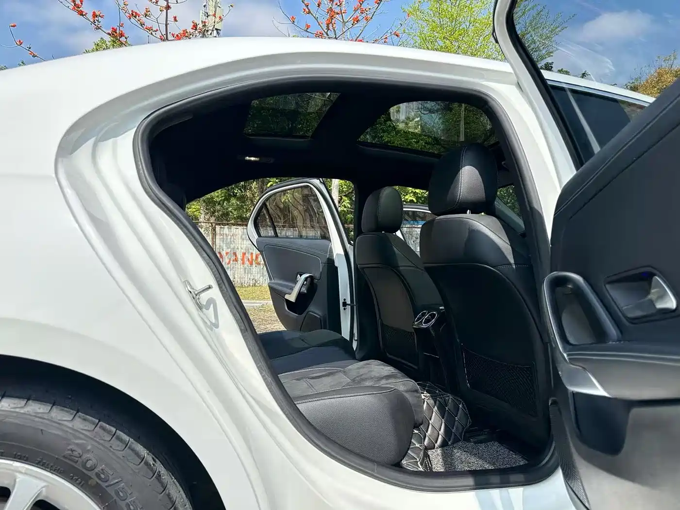 Mercedes-Benz A-Class 2020 Facelift A 200 L Sport Sedan Fashion фото 6
