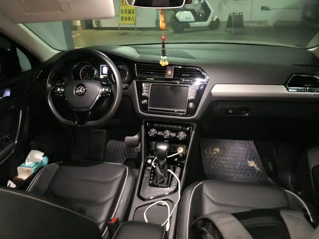 Фото 12 - Volkswagen Tiguan L