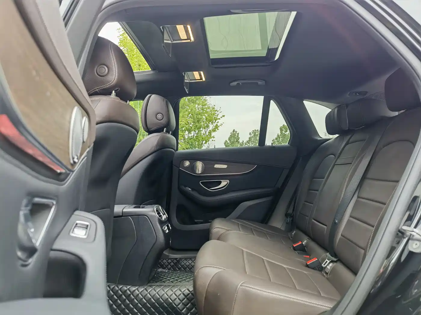 Mercedes-Benz GLC 2020 Facelift GLC 300 L 4MATIC Luxury фото 18