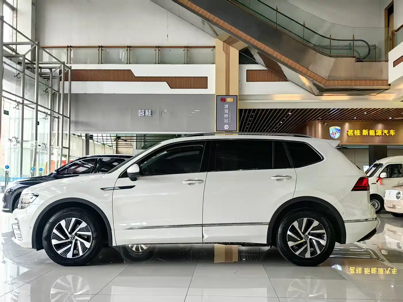 Volkswagen Tiguan L PHEV 2021 430PHEV Plug-in Hybrid Flagship фото 4