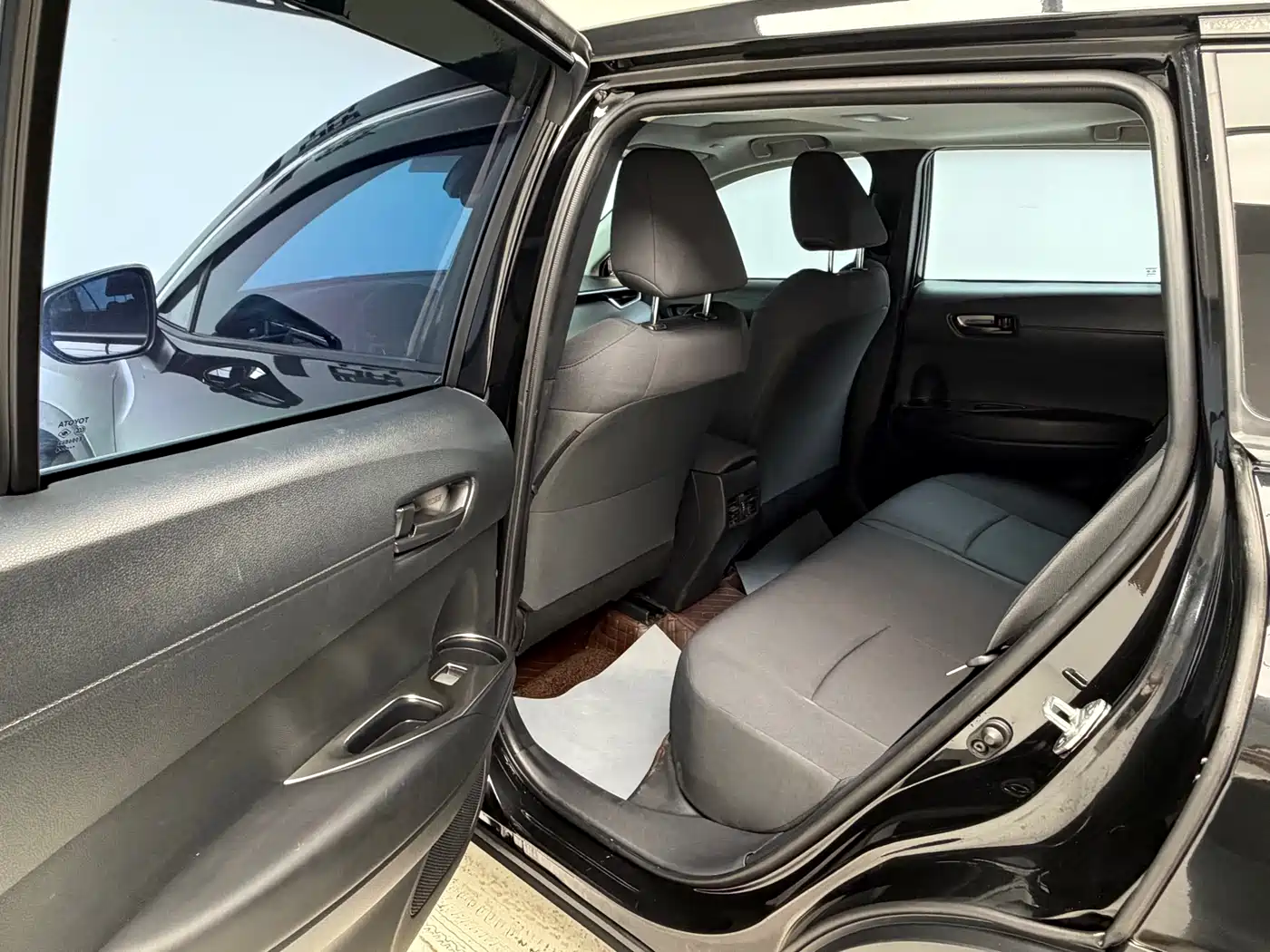 Toyota Corolla Cross 2023 2.0L Elite Edition фото 12