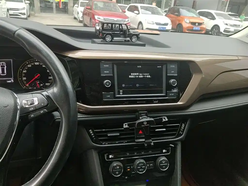 Volkswagen Tharu 2020 280TSI 2WD Comfort Edition China VI фото 13