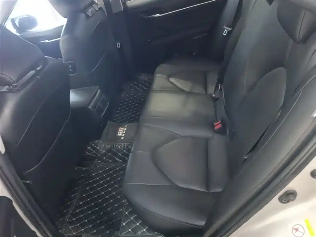 Toyota Camry 2018 2.5G Luxury Edition фото 17