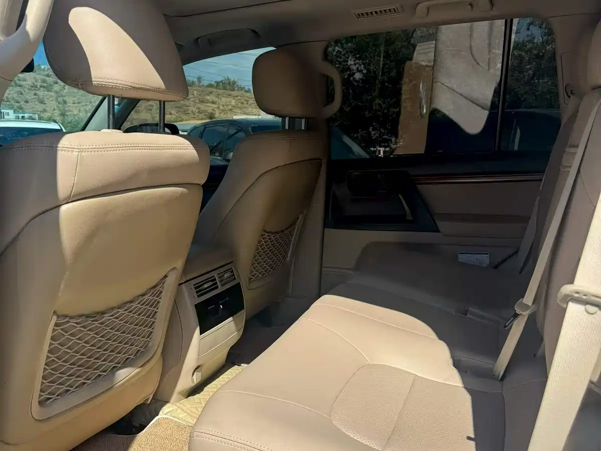 Toyota Land Cruiser (Import) 2019