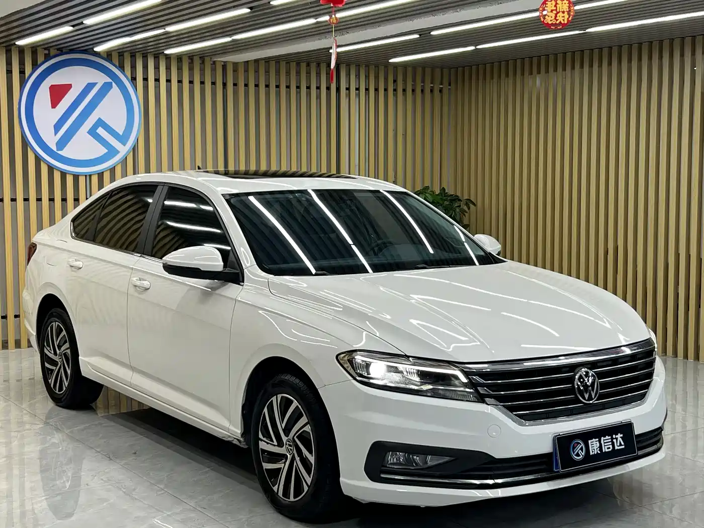 Volkswagen Lavida 2021 1.5L Automatic Vision Edition фото 3