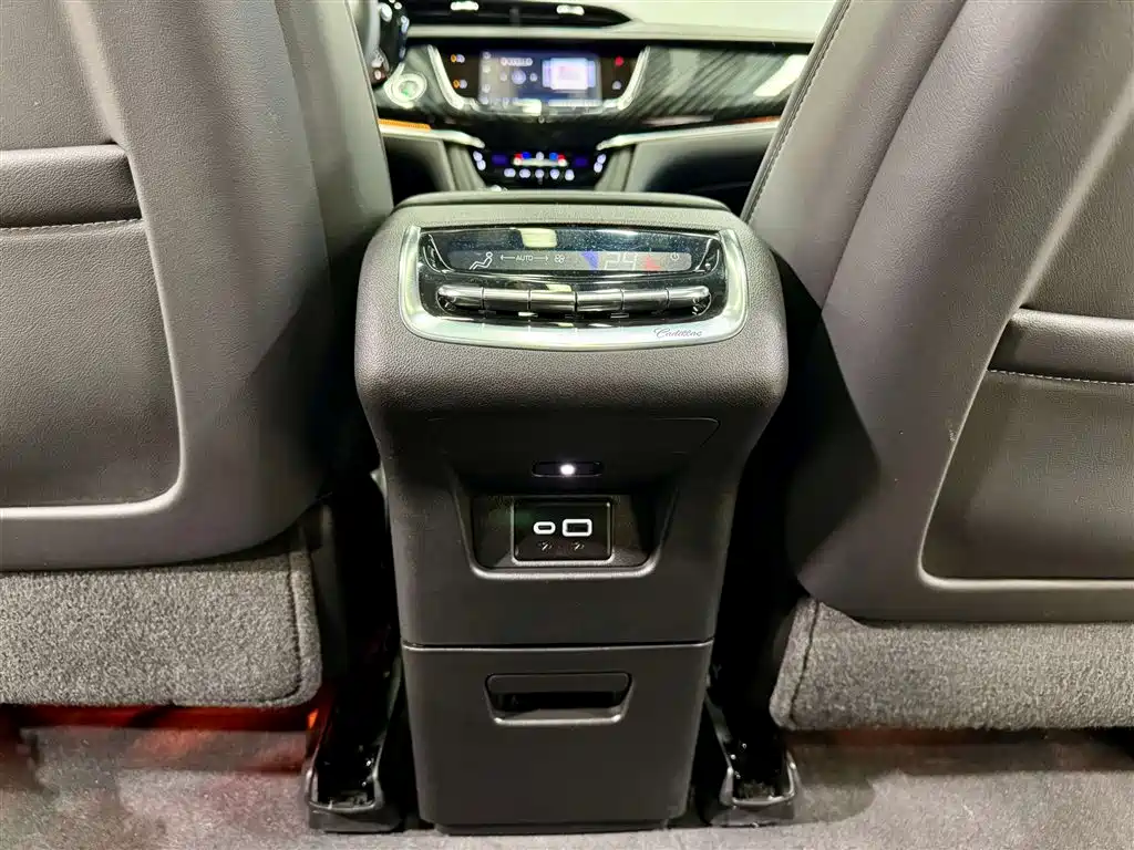 Cadillac XT6 2022 2.0T 6-Seater 4WD Luxury Edition фото 22