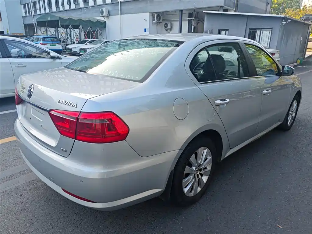Volkswagen Lavida 2013 Facelift 1.4TSI DSG Comfort фото 5