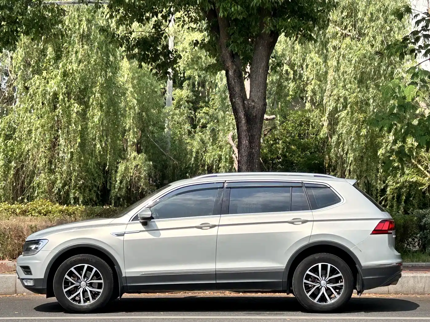 Volkswagen Tiguan L 2017 330TSI Automatic 2WD Luxury Edition фото 4