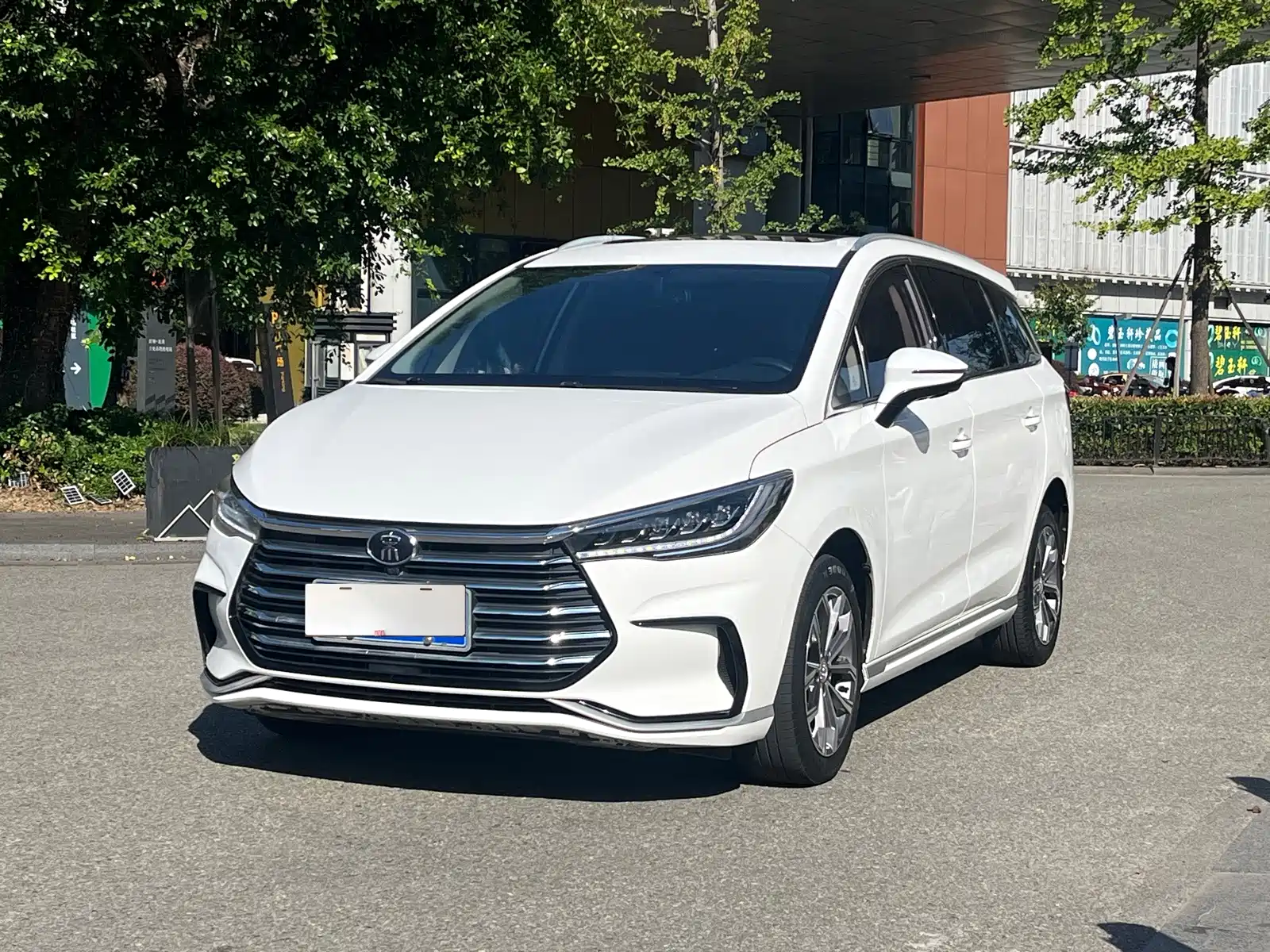 Фото 1 - BYD Song MAX