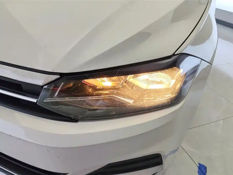Volkswagen Polo 2021 Plus 1.5L Automatic Panorama Enjoyment Edition фото 5