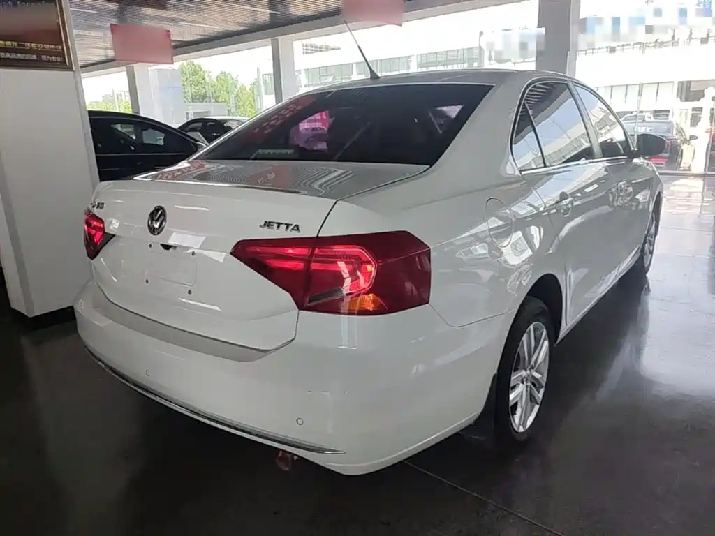 Volkswagen Jetta 2017 1.4L Manual Comfort фото 7