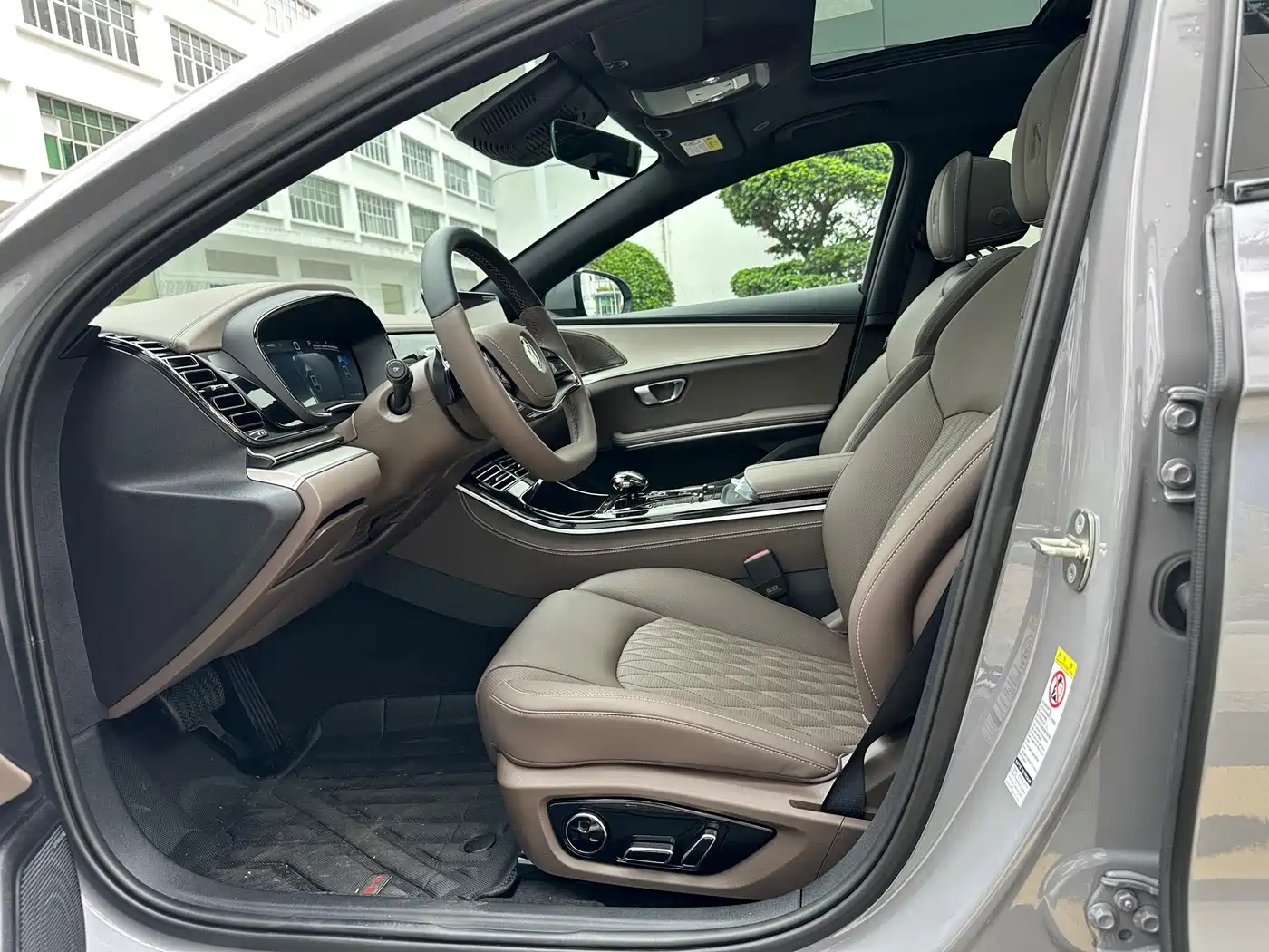 BYD Han 2025 DM-i Smart Driving Edition 125KM Honor фото 11