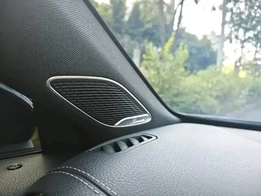 Mercedes-Benz A-Class AMG 2020 AMG A 35 L 4MATIC фото 4