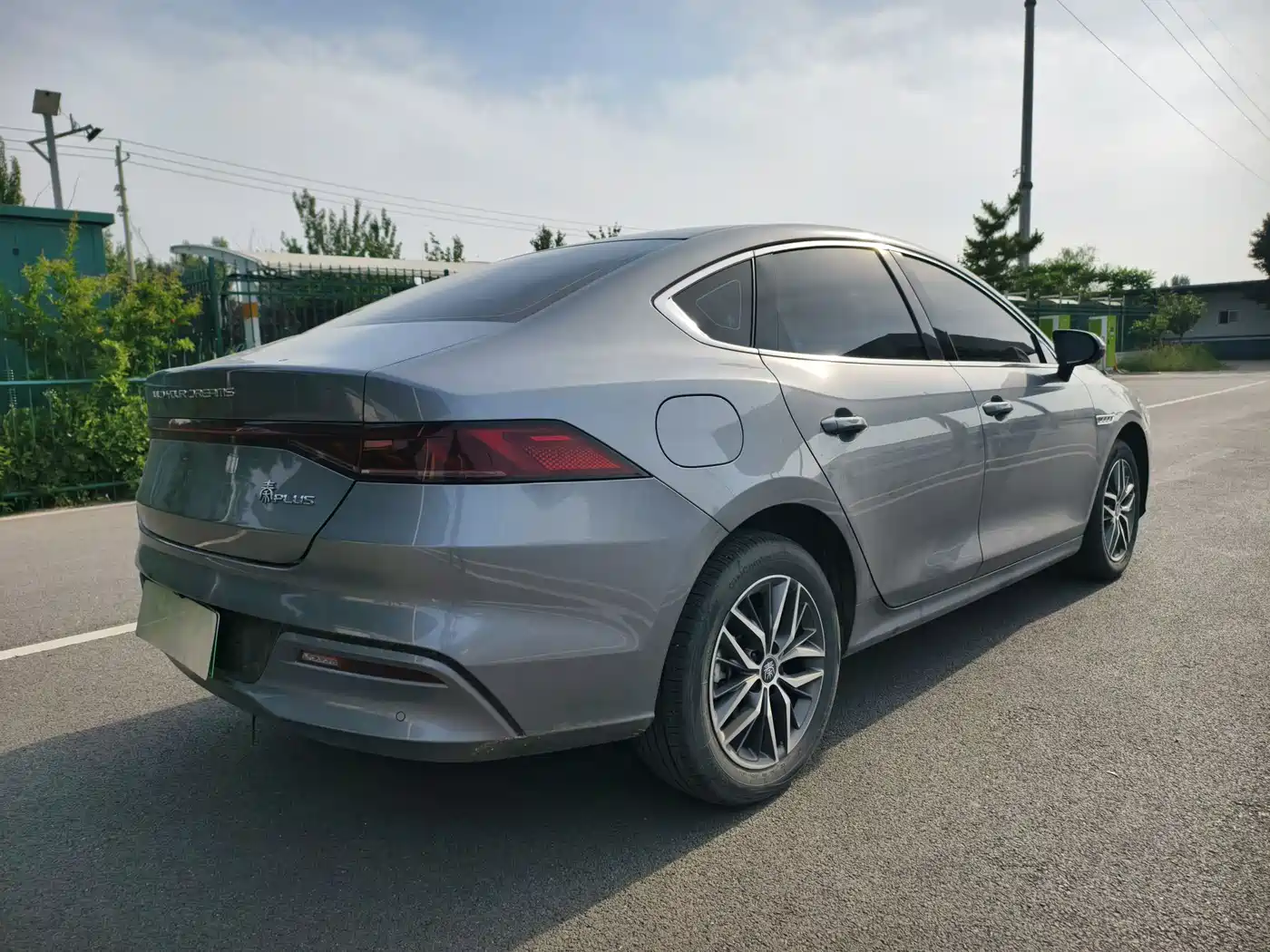 BYD Qin PLUS 2024 Glory Edition DM-i 120KM Surpass фото 6