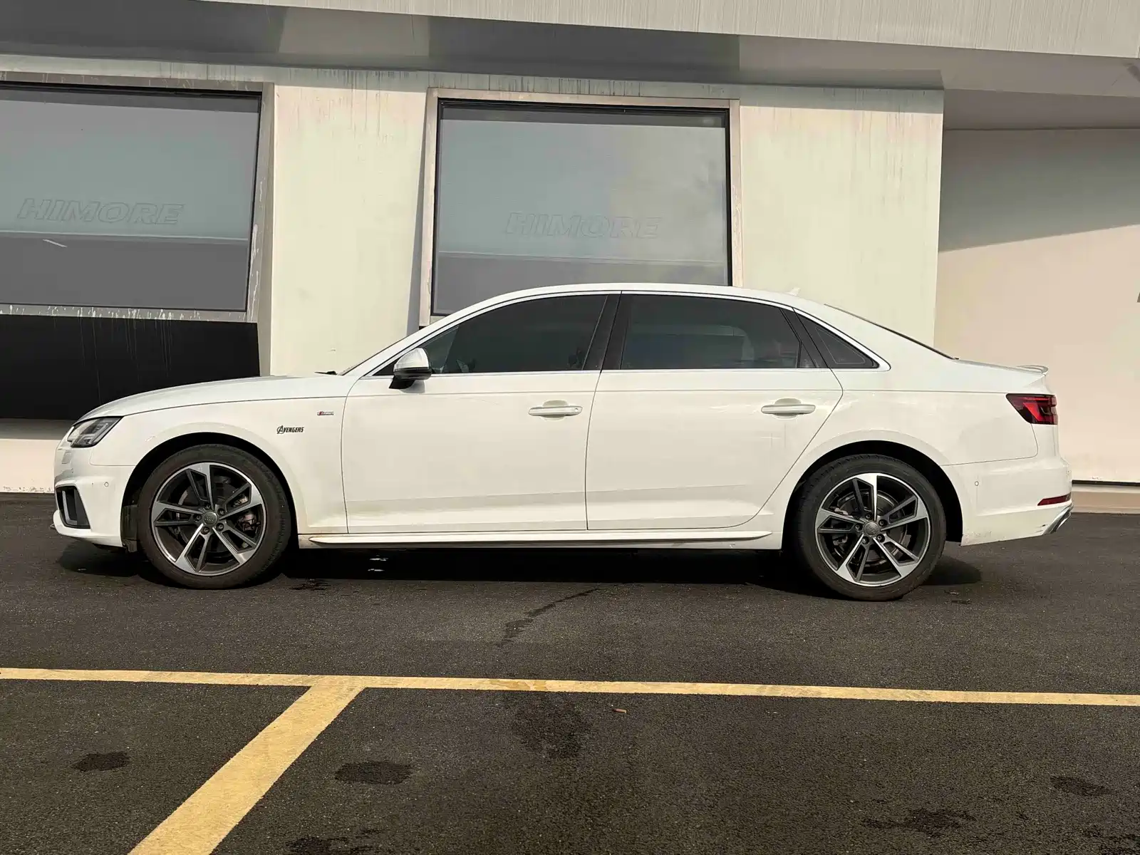Фото 4 - Audi A4L