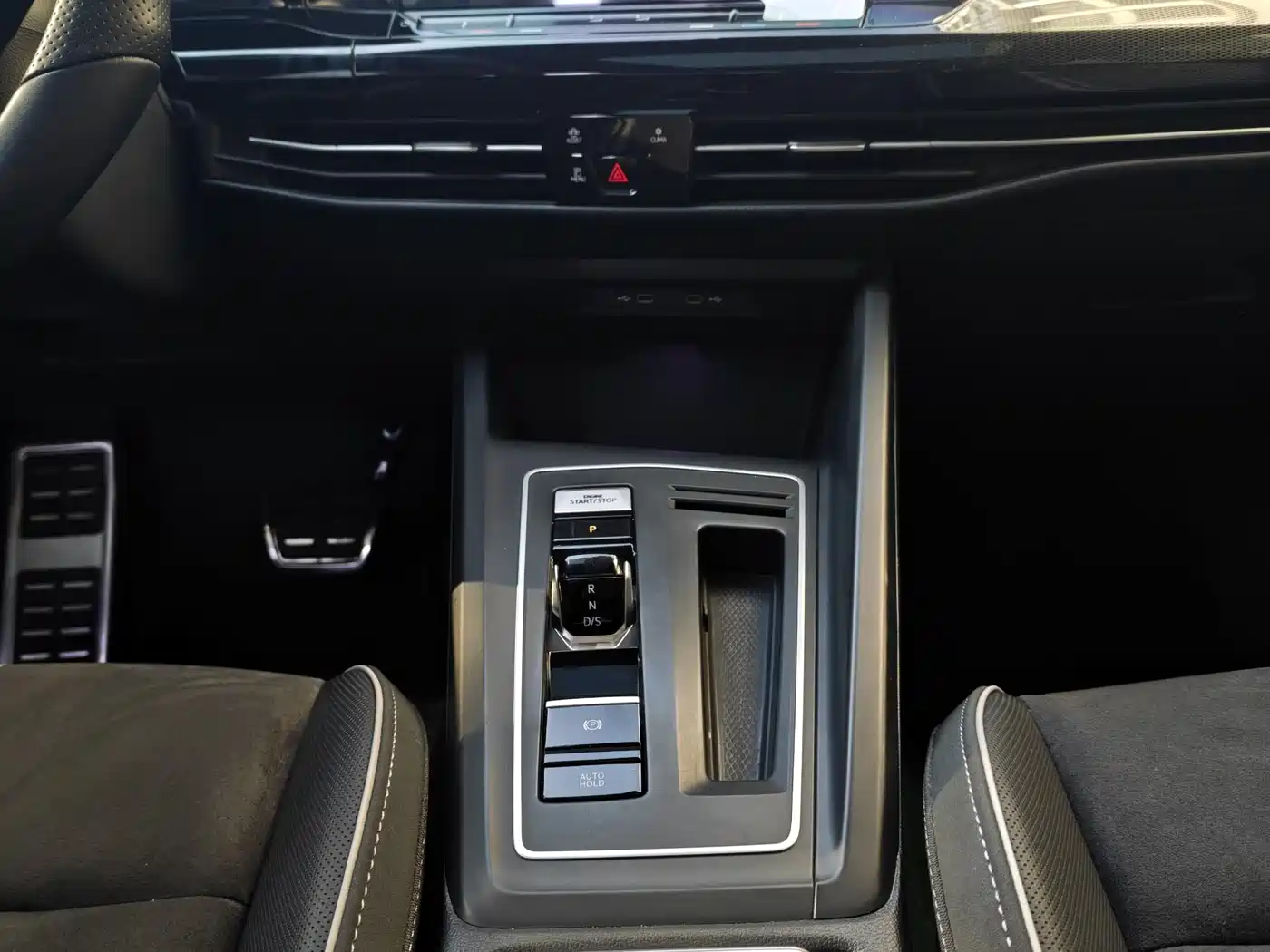 Volkswagen Golf 2021 280TSI DSG R-Line фото 7