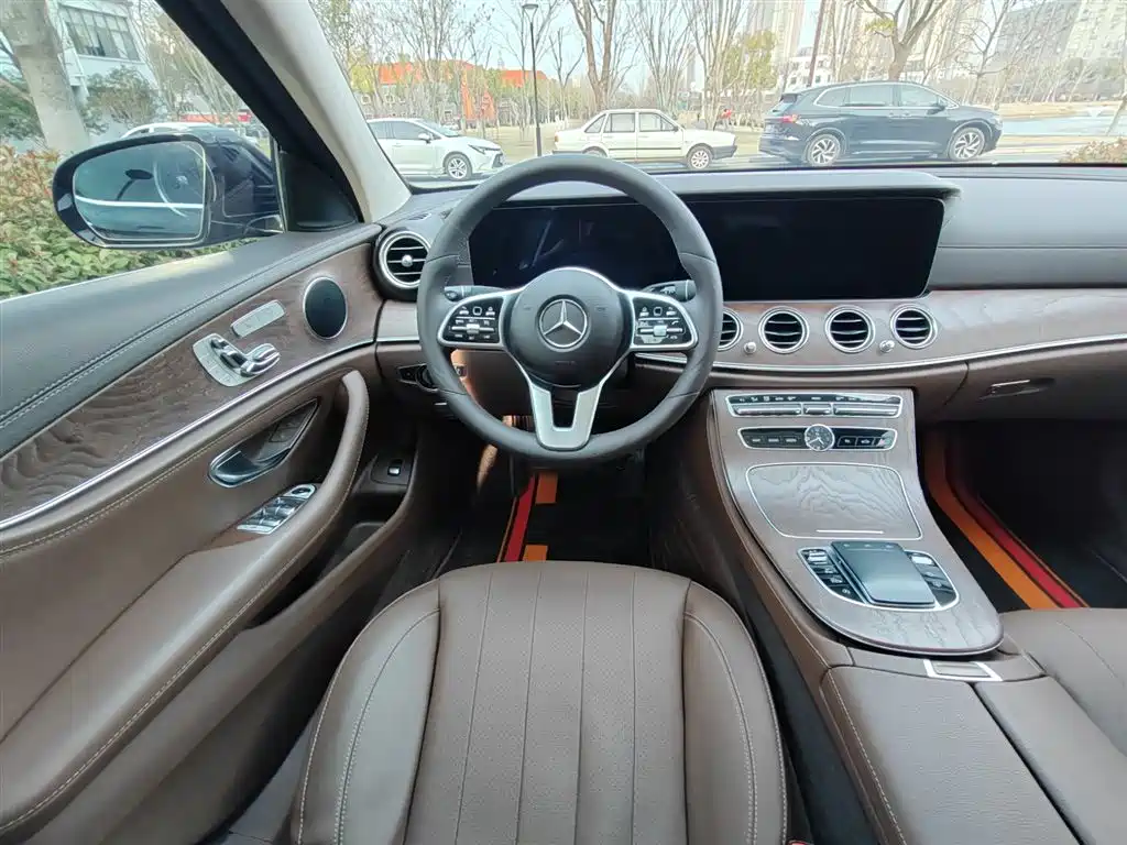 Mercedes-Benz E-Class 2019 E 300 L Fashion фото 5