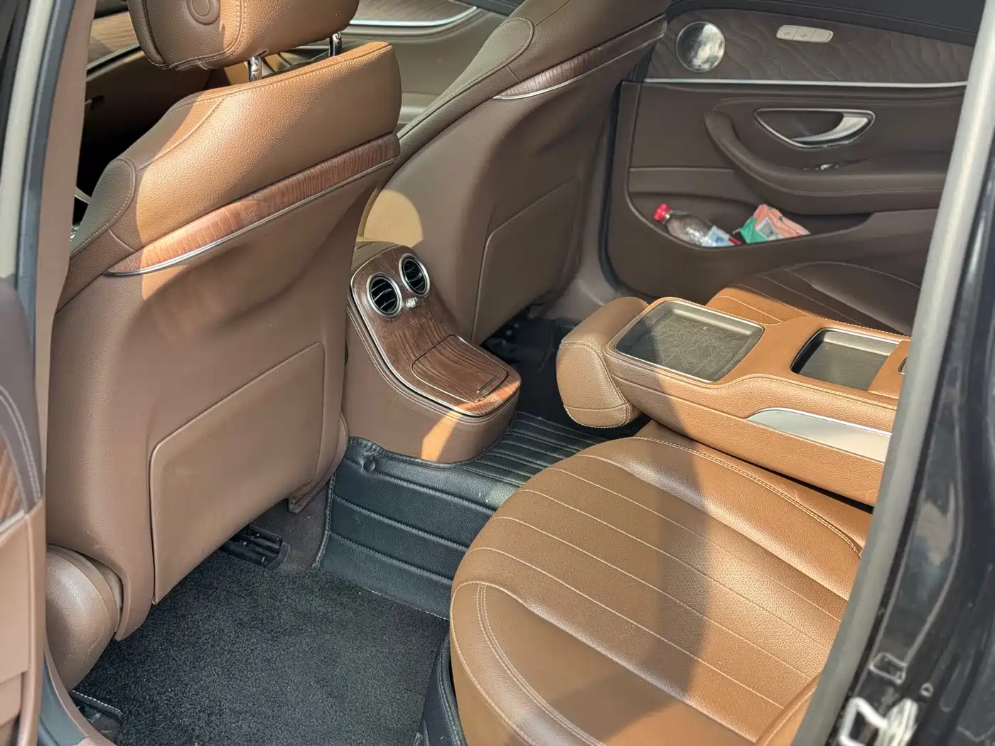 Mercedes-Benz E-Class New Energy 2022 Facelift II E 350 e L Plug-in Hybrid Sedan фото 5