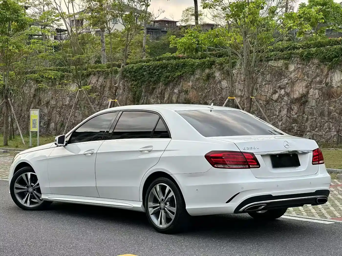 Mercedes-Benz E-Class 2014 Facelift E 260 L Sport фото 9