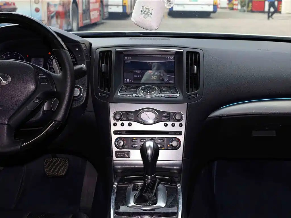 Infiniti G Series 2013 G25 Sedan Luxury Sport Edition фото 12