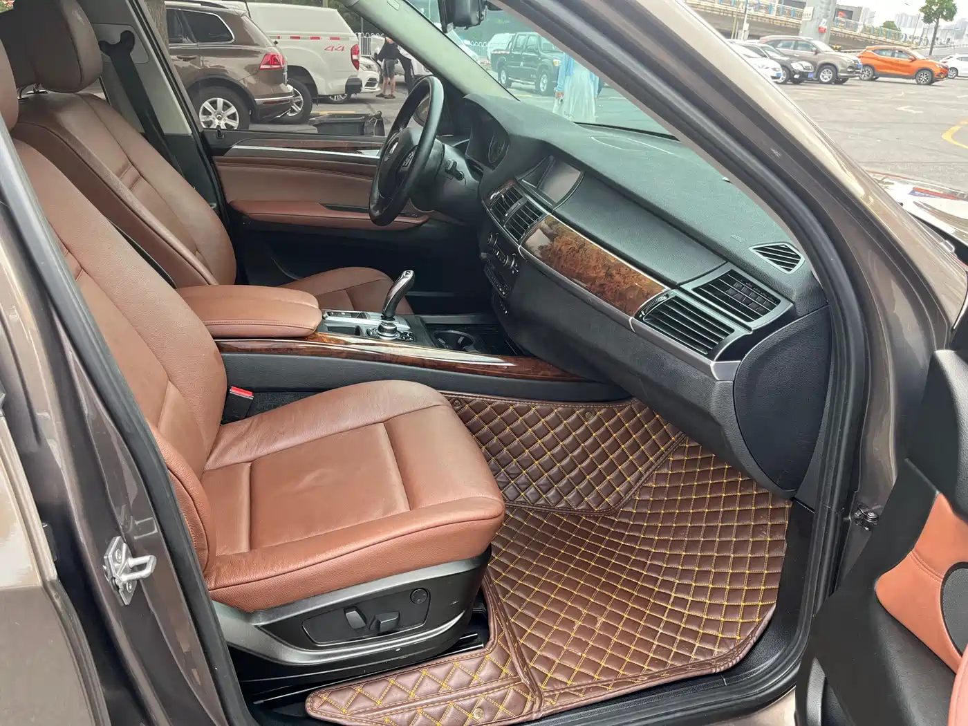 BMW X5 (Import) 2011 xDrive35i Leading Edition фото 10