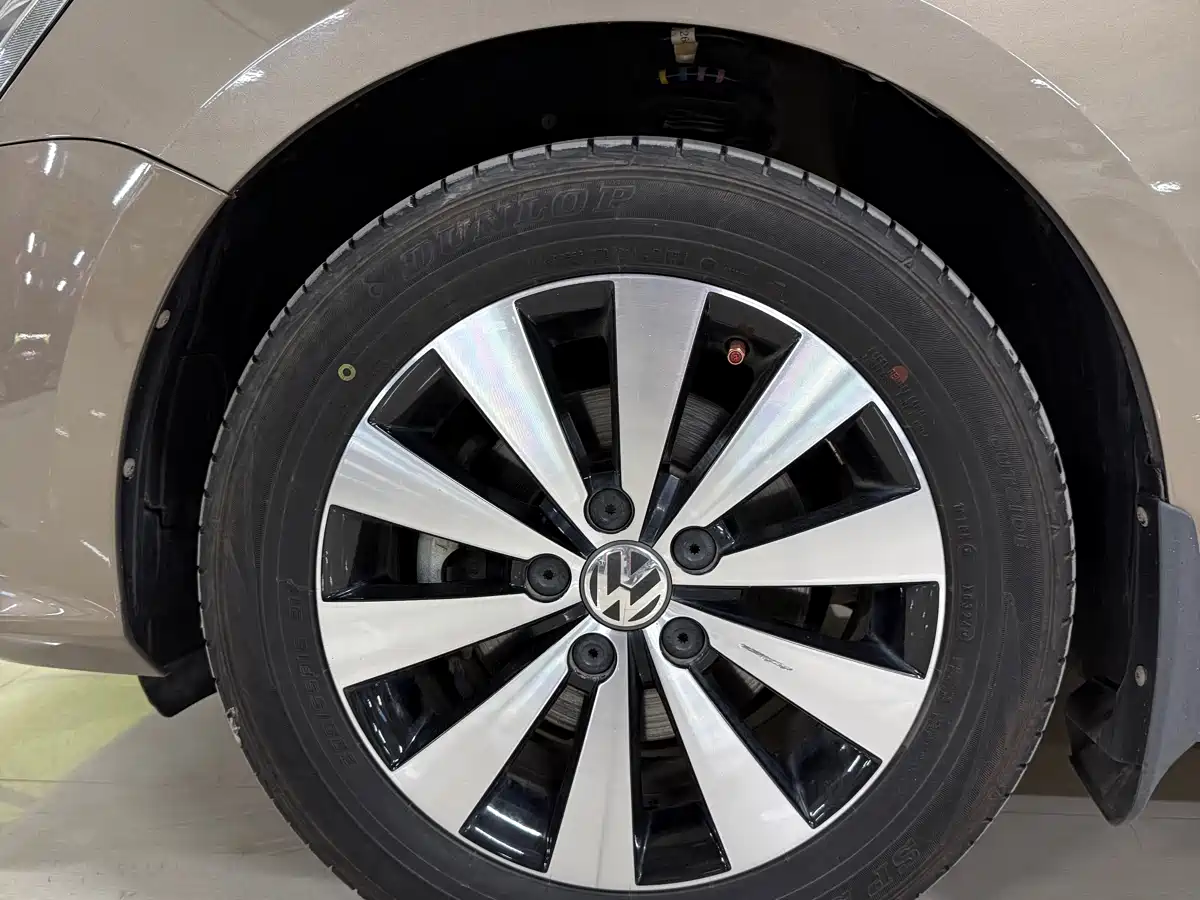 Volkswagen Sagitar 2017 1.6L Manual Comfort фото 9