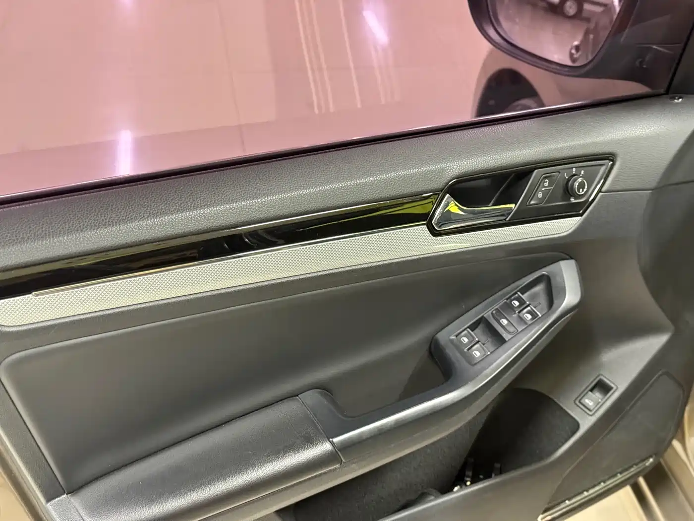 Volkswagen Sagitar 2017 1.6L Manual Comfort фото 17