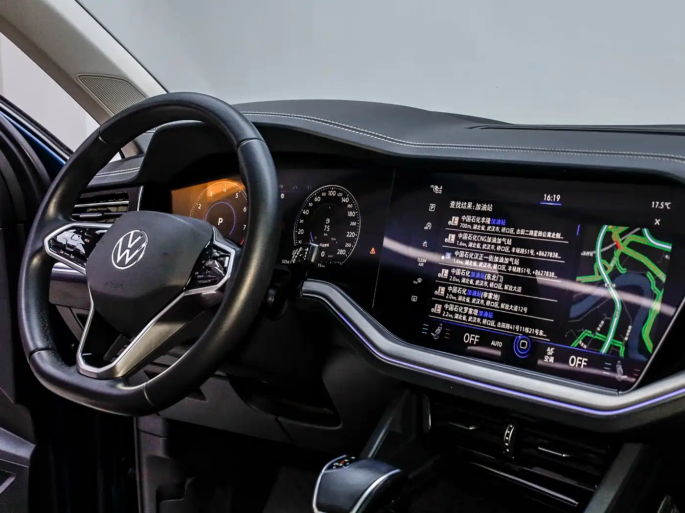 Volkswagen Touareg 2023 2022 3.0TSI Rui Xiang Edition Gloss Black Sport Package