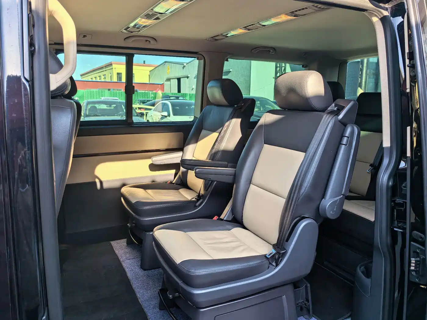 Volkswagen Multivan 2014 2.0TSI AWD Executive фото 6