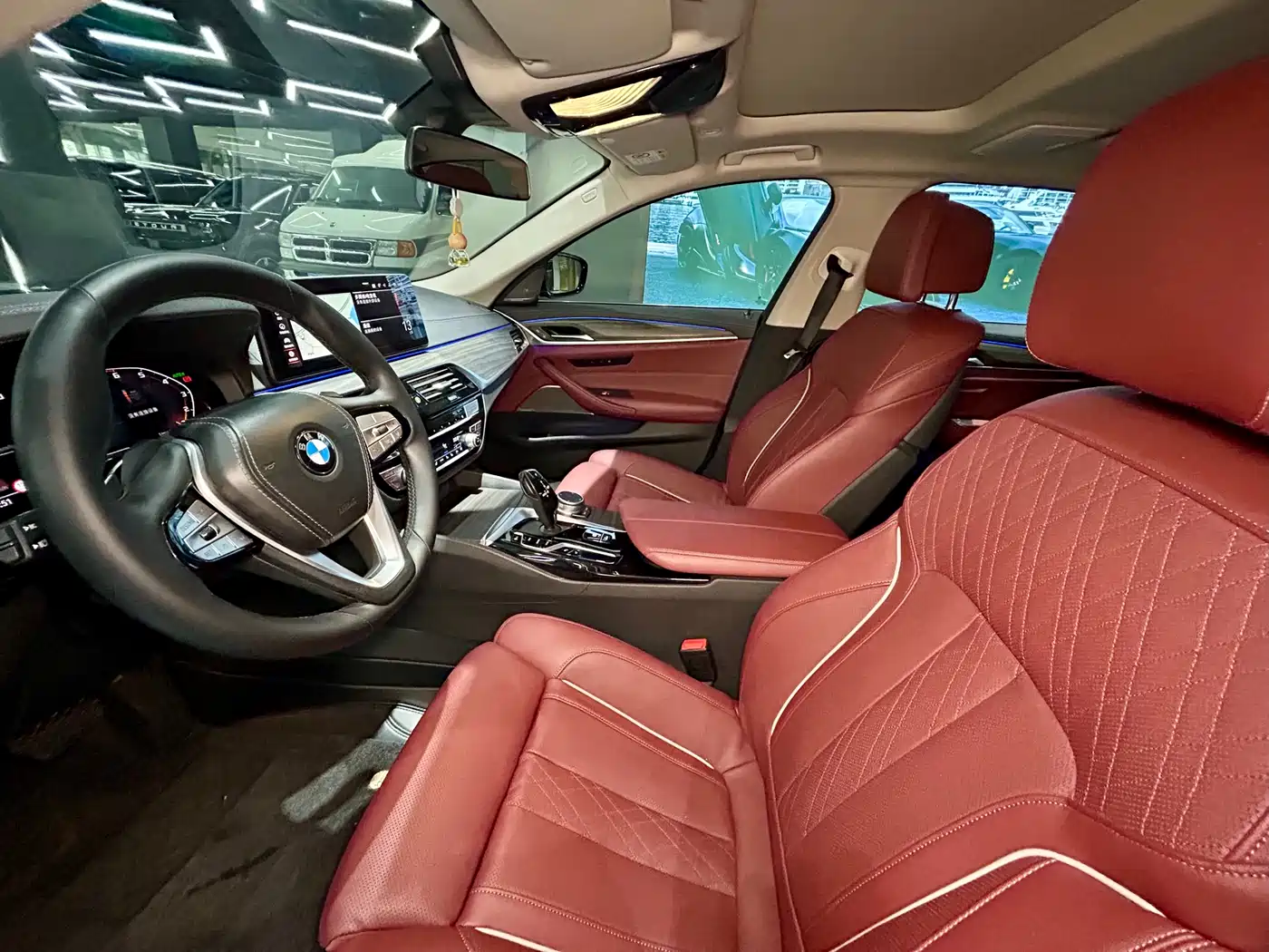 BMW 5 Series 2021 530Li Premium Luxury Package фото 9