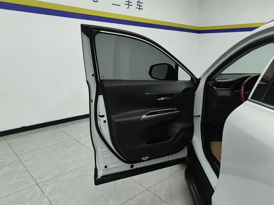 Toyota Lingfang HARRIER 2022 2.0L CVT 2WD Progressive Edition фото 7
