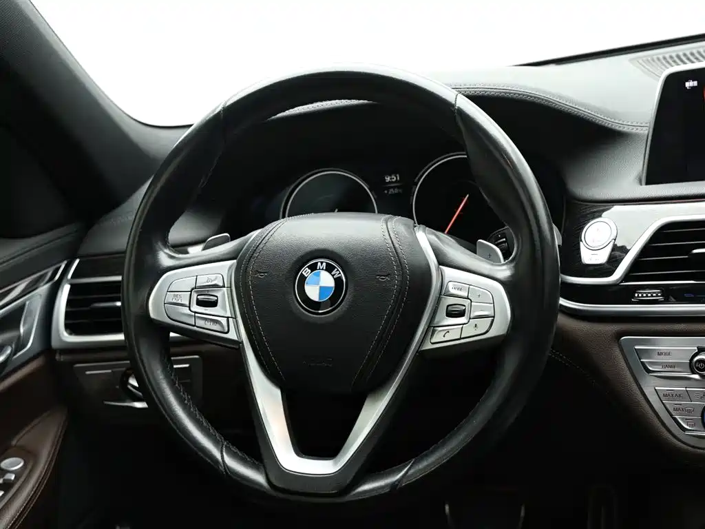 BMW 7 Series 2018 730Li Leading Type M Sport Package фото 16