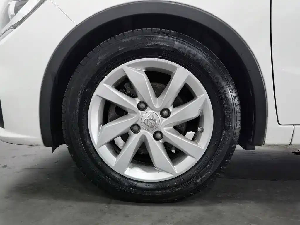 Baojun 310W 2018 2017 1.5L Manual Fashion Edition (China V)