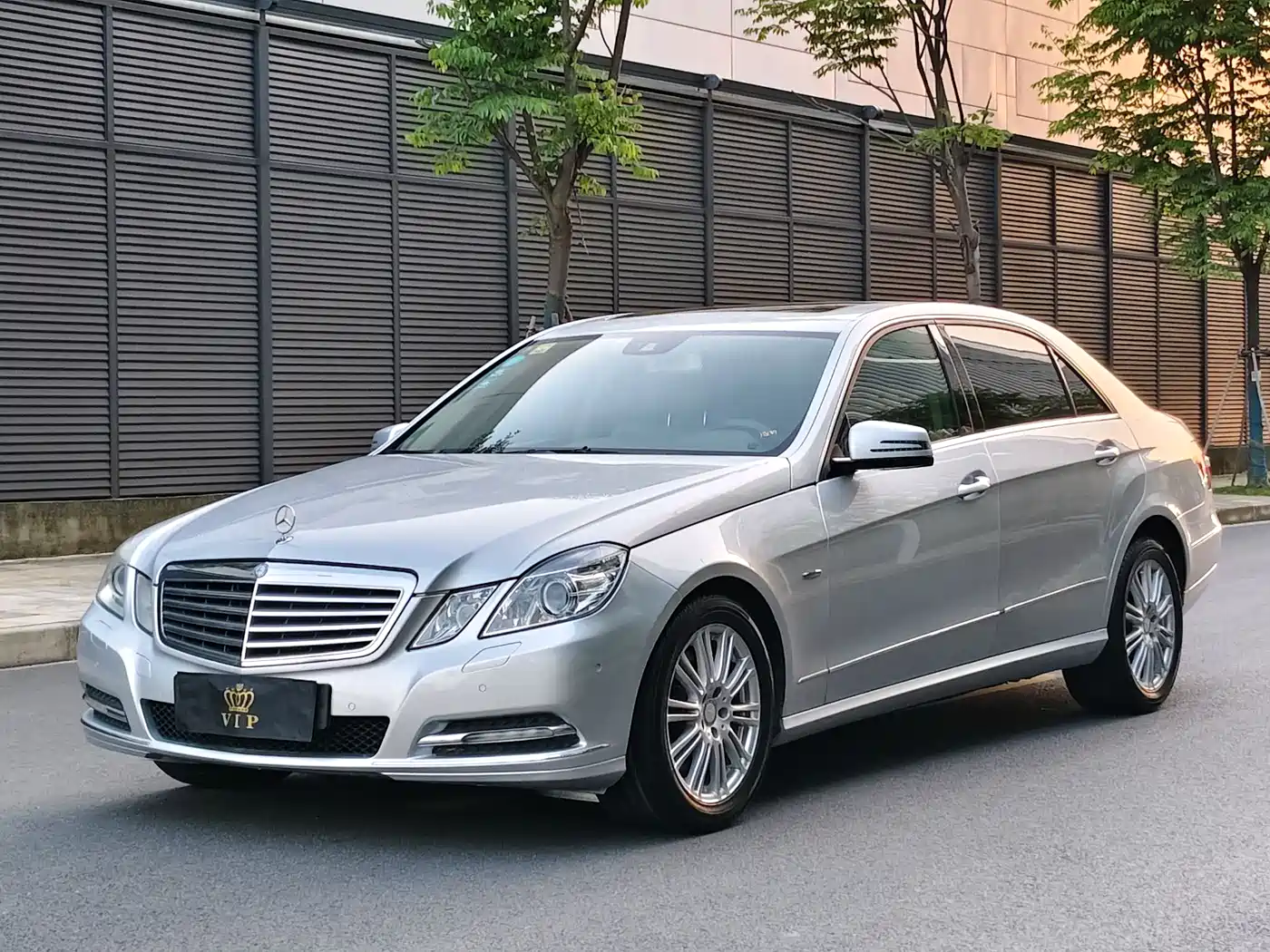 Mercedes-Benz E-Class 2011 E 260 L CGI Fashion