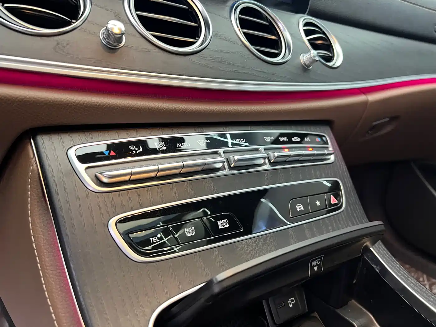 Mercedes-Benz E-Class 2023 E 300 L Sport Luxury фото 12