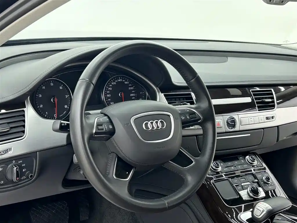 Audi A8 2014 A8L 45 TFSI quattro Luxury фото 22
