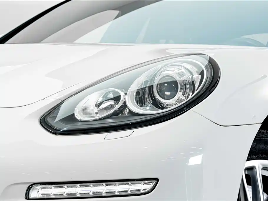 Porsche Panamera 2014 Panamera 4 3.0T фото 4