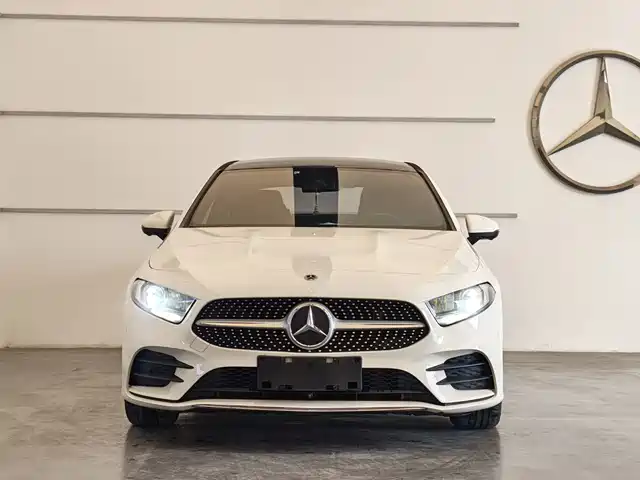 Mercedes-Benz A-Class 2021 A 180 L Sports Sedan — фото 2