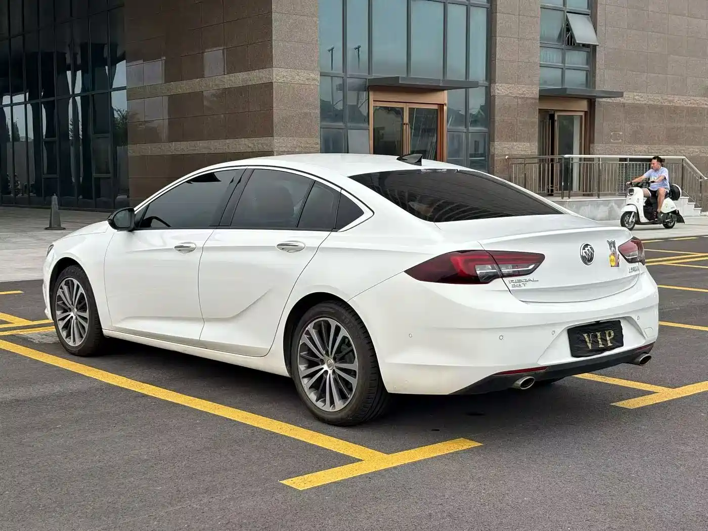 صورة 7 - Buick Regal