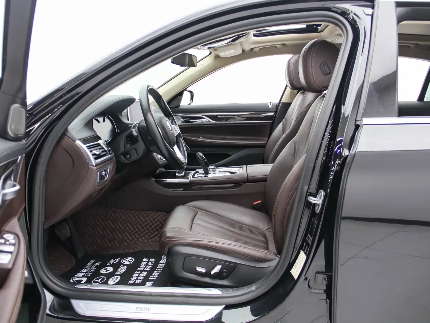 BMW 7 Series 2018 730Li Leading Type Excellence Package фото 12