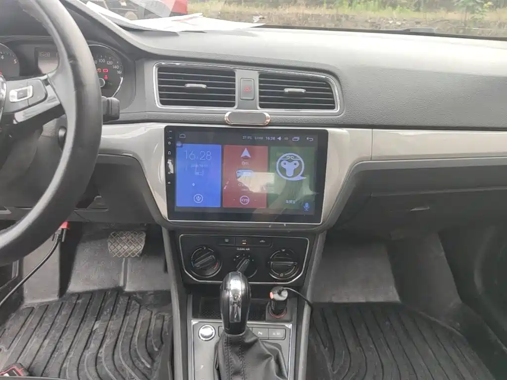 Volkswagen Lavida 2017 1.6L Automatic Comfort Edition фото 13