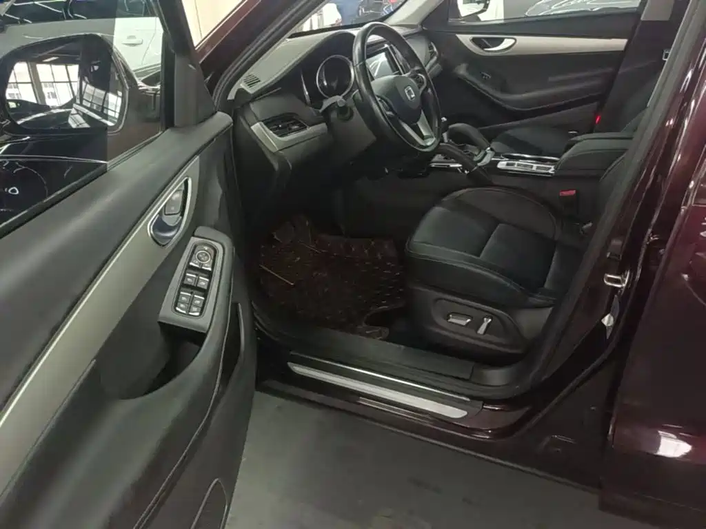 Zotye SR7 2018 2016 1.5T CVT Magic Cube Dream Edition (China V)