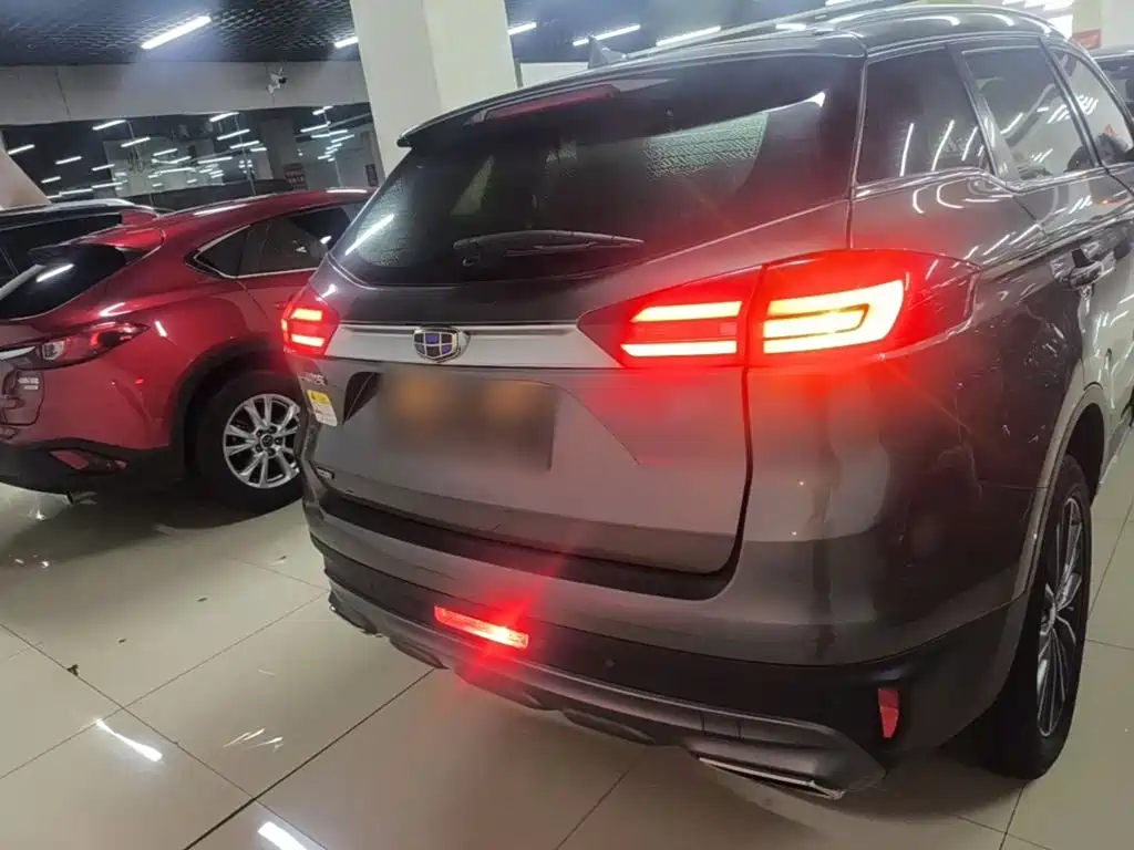 Фото 6 - Geely Boyue