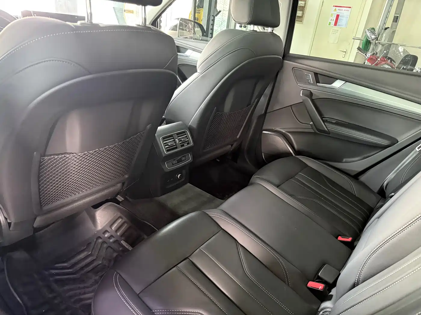 Audi Q5L 2024 Model 40 TFSI Luxury Dynamic фото 8