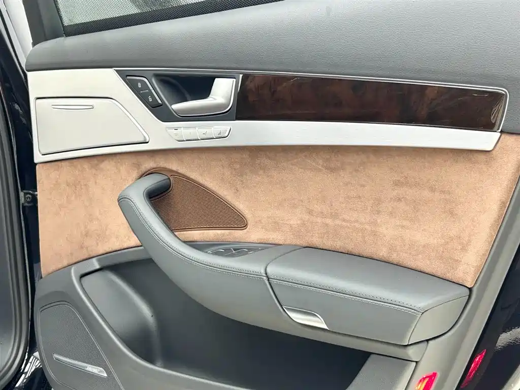 Audi A8 2014 A8L 45 TFSI quattro Luxury фото 16