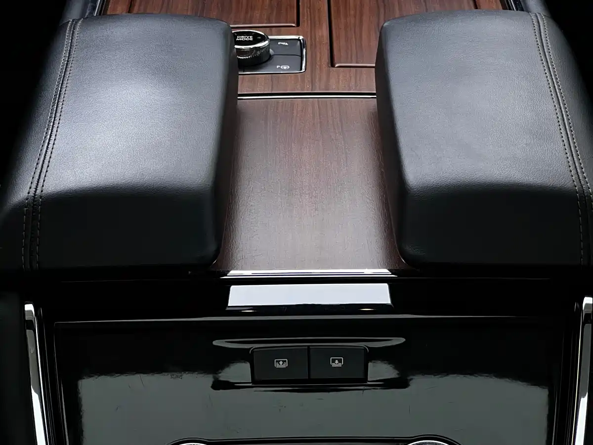 Lincoln Navigator 2019 3.5T Ultimate China VI фото 27