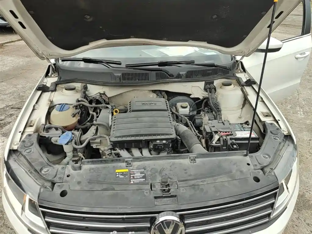 Volkswagen Lavida 2017 1.6L Automatic Comfort Edition фото 20