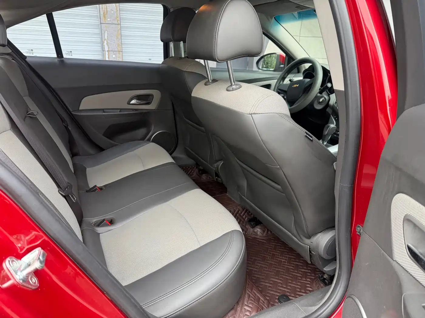 Chevrolet Cruze 2013 Model 1.8L SE AT фото 17